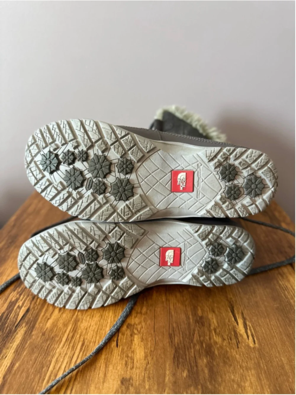 The North Face Nuptse Purna Snow Boots Womens 7 Gray Waterproof Primaloft
